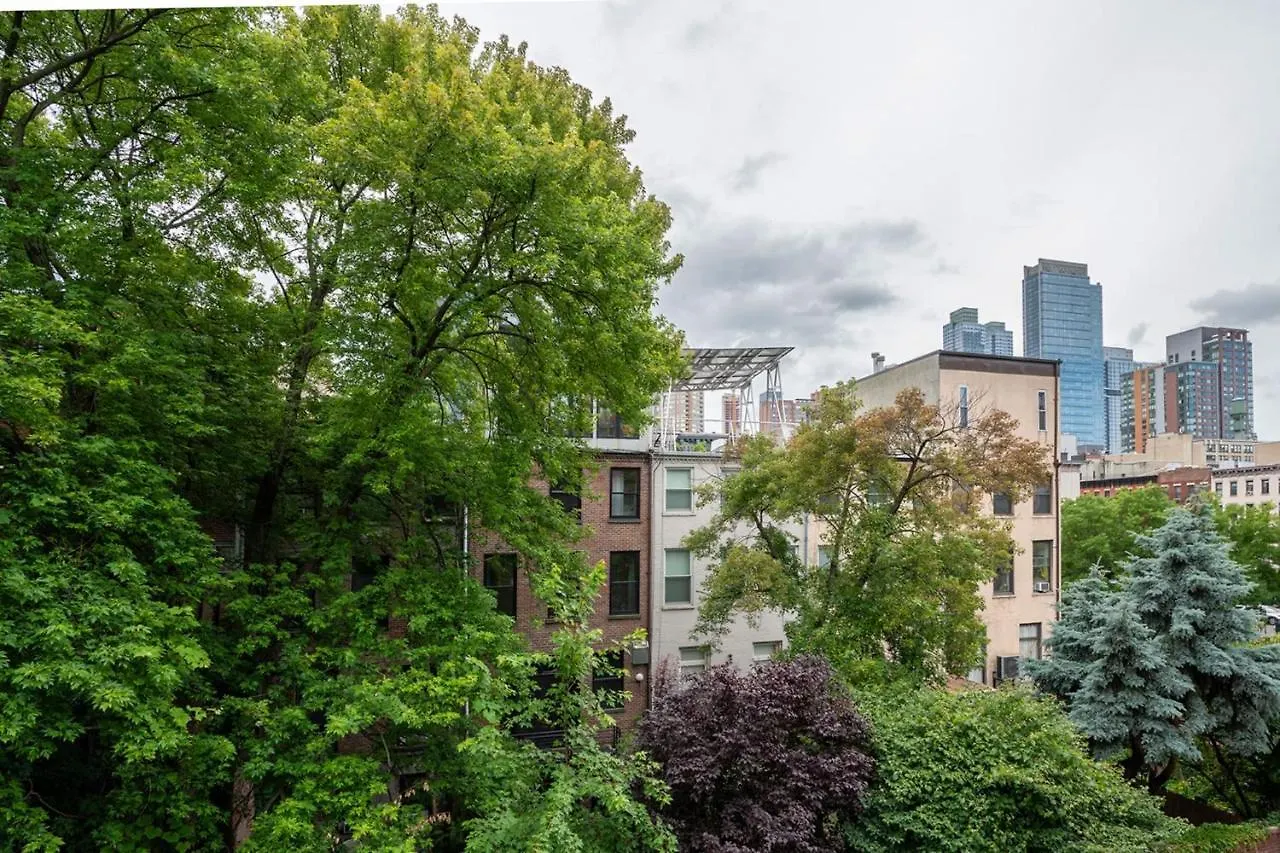 444-2E Modern 2Br Hell'S Kitchen Apartment New York