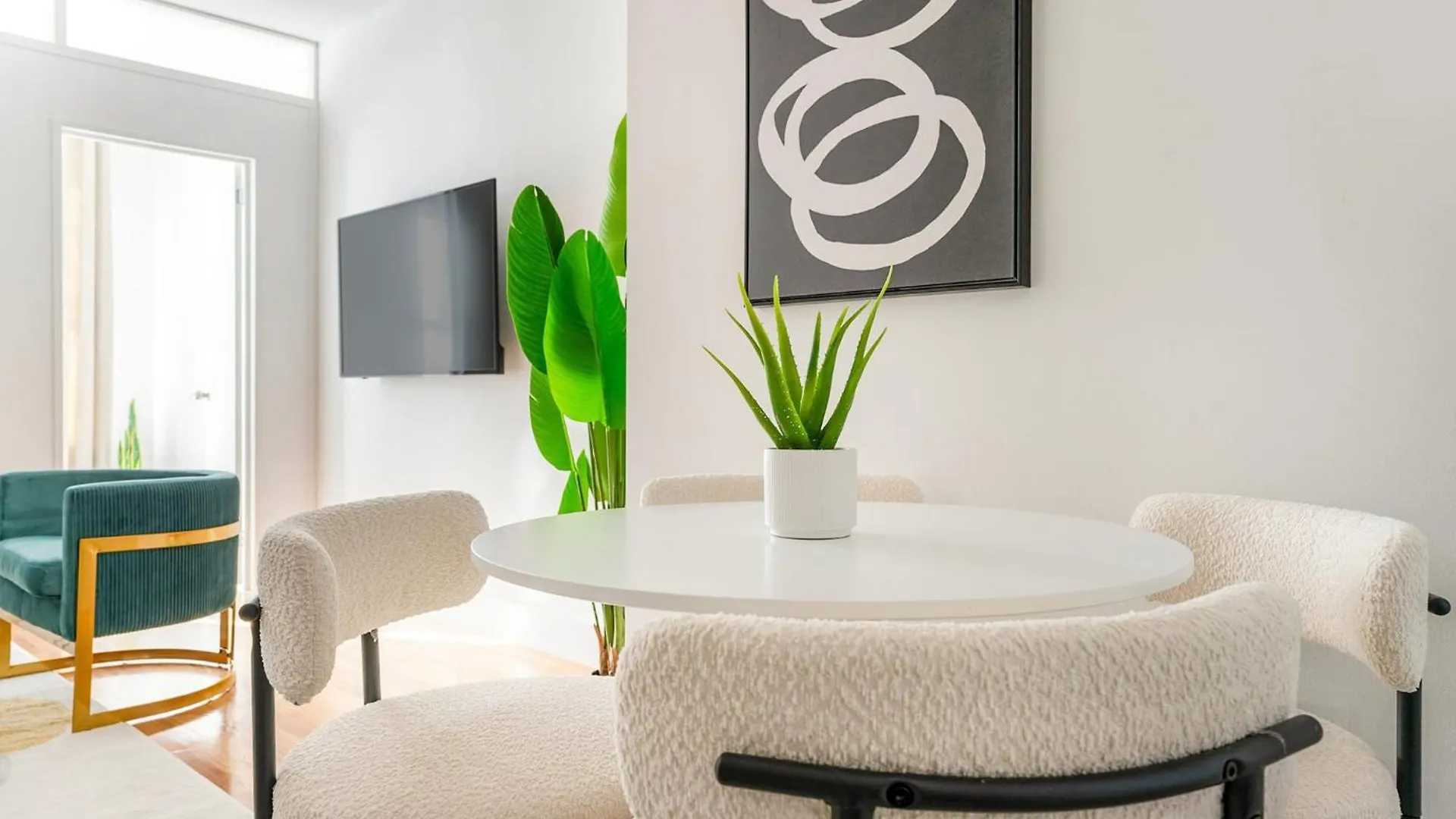 444-2E Modern 2Br Hell'S Kitchen Apartment New York 0*,  United States