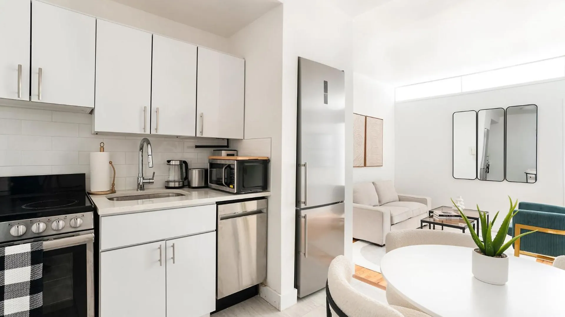 444-2E Modern 2Br Hell'S Kitchen Apartment New York
